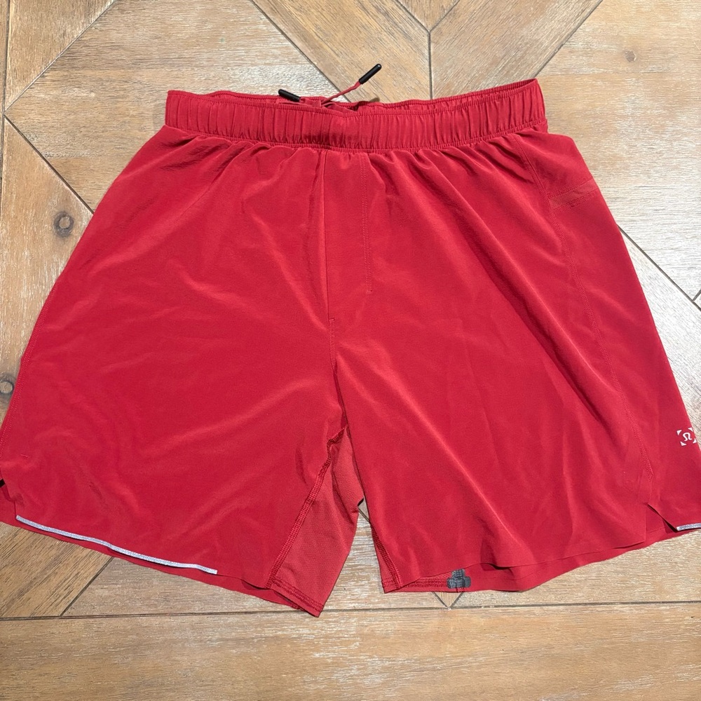 Lululemon Men's Red Athletic Surge Shorts Size Medium 5” Cranberry Color - Picture 4 of 9